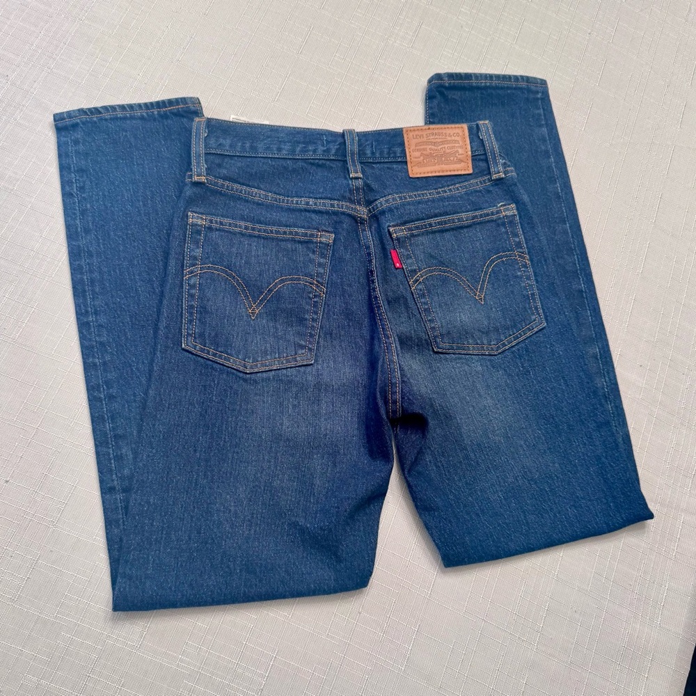 Levi's premium Blue Ankle Wedgie Jeans excellent 24